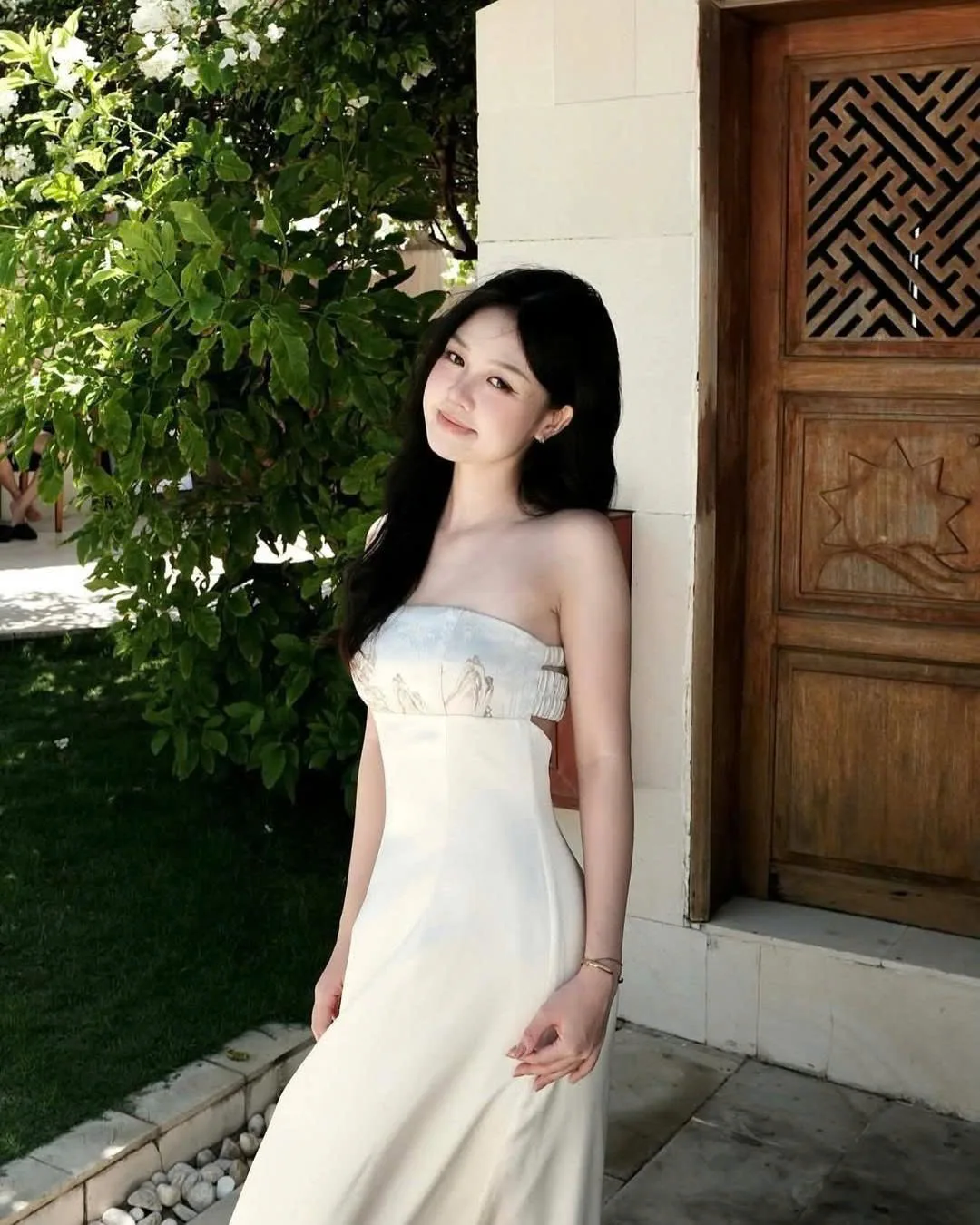 Gấm vóc lụa là, 1