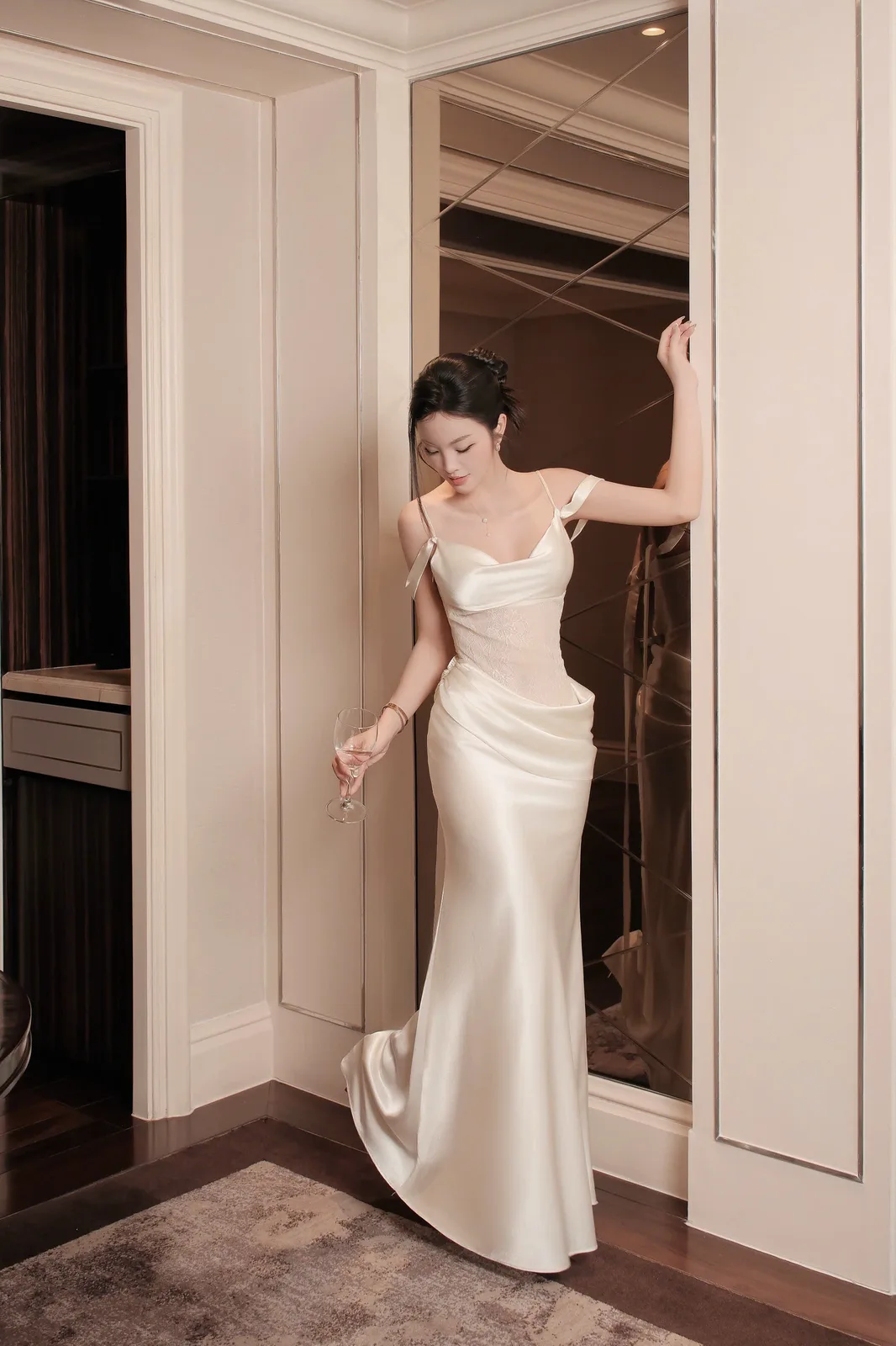 Váy lụa hai dây phối lưới, 5