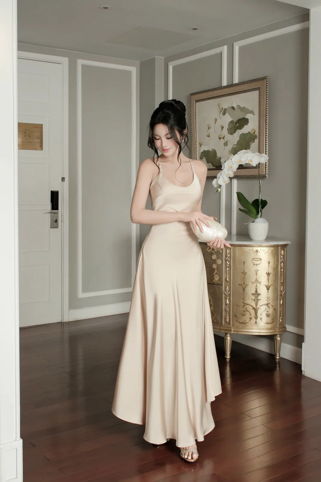 Váy lụa hai dây ngọc trai, B275